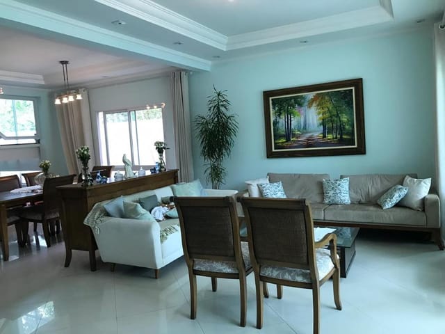 Casa com 383m² 4 quartos e 5 banheiros, à venda, no bairro Vila Appia Antica em Carapicuíba