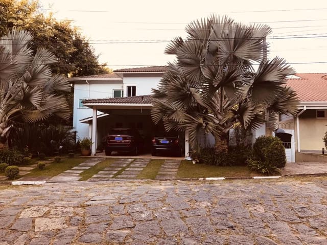 Casa com 383m² 4 quartos e 5 banheiros, à venda, no bairro Vila Appia Antica em Carapicuíba