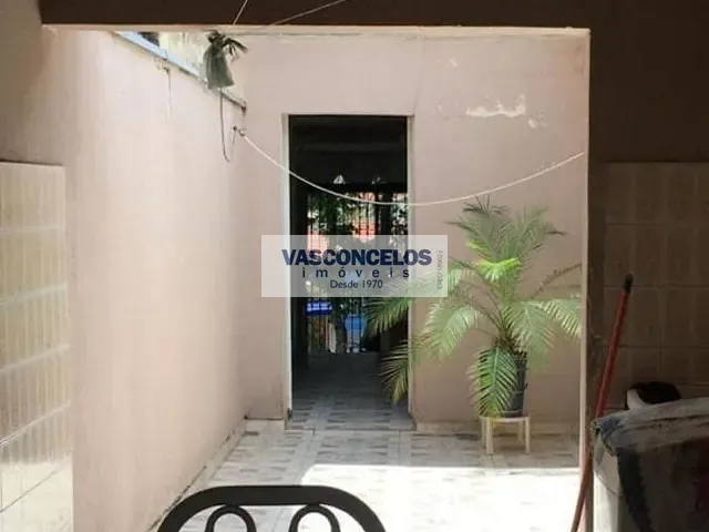 Casa com 250m² 3 quartos e 1 banheiro, à venda, no bairro Monte Castelo em São José dos Campos