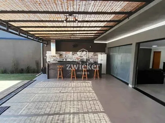 Casa com 300m² 2 quartos e 3 banheiros, à venda, no bairro Jardim Petrópolis em Bauru