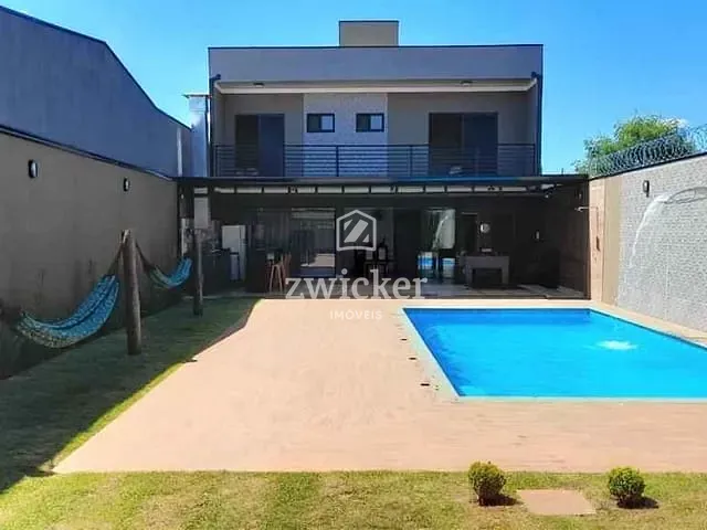 Casa com 300m² 2 quartos e 3 banheiros, à venda, no bairro Jardim Petrópolis em Bauru