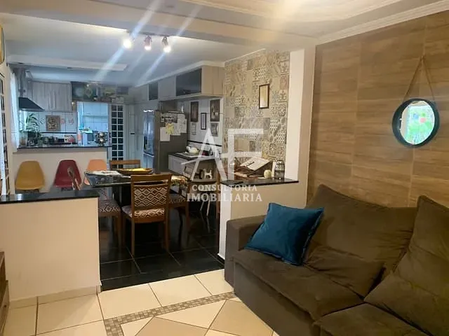 Casa com 250m² 3 quartos e 2 banheiros, à venda, no bairro Parque Senhor do Bonfim em Taubaté