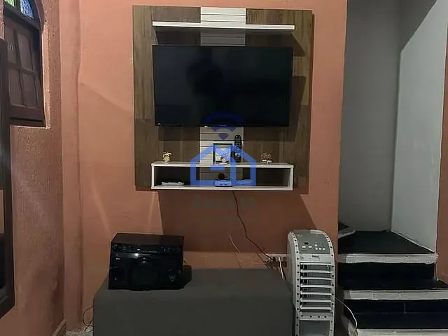 Sobrado com 125m² 2 quartos e 2 banheiros, à venda, no bairro Rio do Ouro em Caraguatatuba
