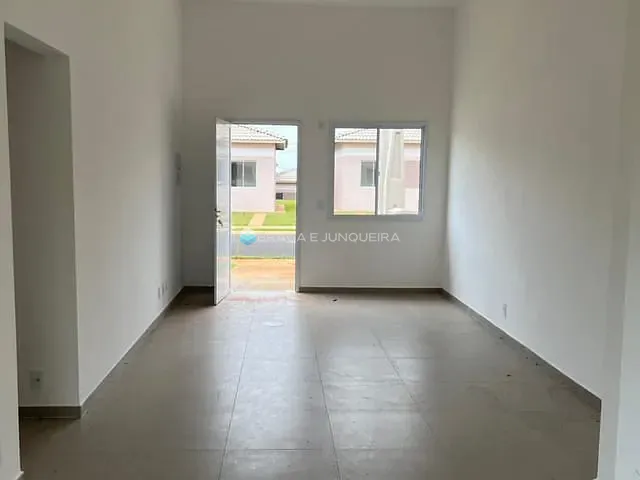 Casa com 150m² 3 quartos e 2 banheiros, à venda, no bairro Jardins Versalhes em Bady Bassitt