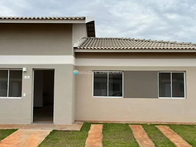 Casa com 150m² 3 quartos e 2 banheiros, à venda, no bairro Jardins Versalhes em Bady Bassitt