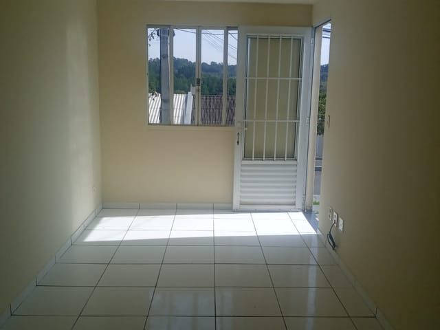 Casa com 425m² 2 quartos e 1 banheiro, à venda, no bairro Ronda em Ponta Grossa