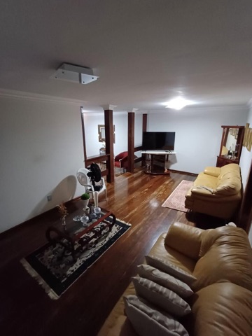 Casa com 258m² 7 quartos e 2 banheiros, à venda, no bairro Centro em Campos dos Goytacazes