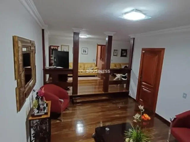 Casa com 258m² 7 quartos e 2 banheiros, à venda, no bairro Centro em Campos dos Goytacazes