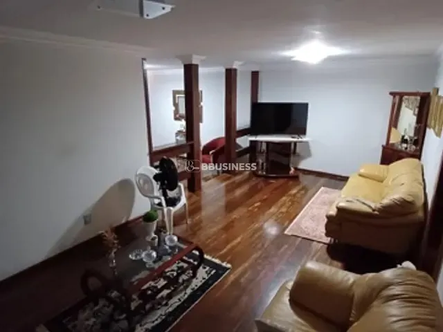 Casa com 258m² 7 quartos e 2 banheiros, à venda, no bairro Centro em Campos dos Goytacazes