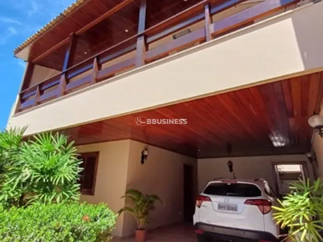 Casa com 258m² 7 quartos e 2 banheiros, à venda, no bairro Centro em Campos dos Goytacazes