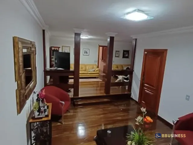 Casa com 258m² 7 quartos e 2 banheiros, à venda, no bairro Centro em Campos dos Goytacazes