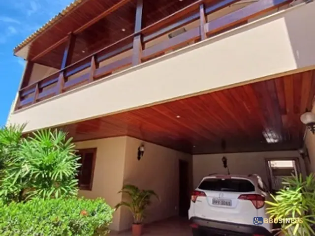 Casa com 258m² 7 quartos e 2 banheiros, à venda, no bairro Centro em Campos dos Goytacazes