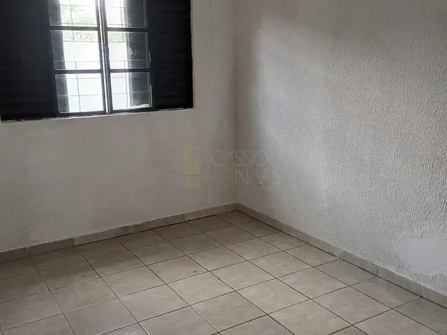 Casa com 226m² 2 quartos e 1 banheiro, à venda, no bairro Jardim Santiago em Apucarana