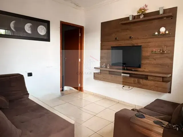 Casa 2 quartos e 1 banheiro, à venda, no bairro Cidade Verde em Rolândia