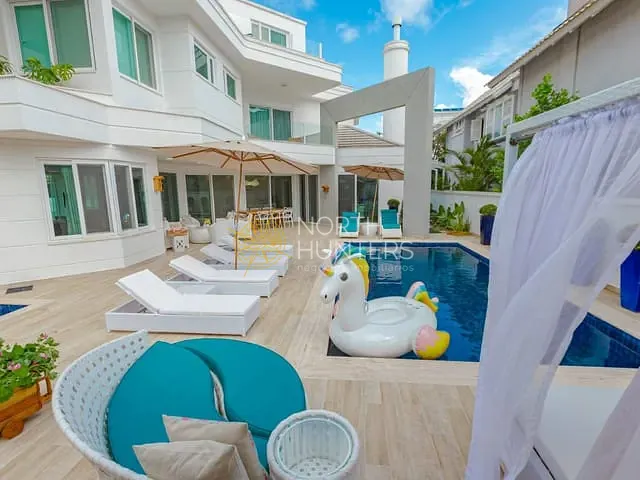 Casa com 600m² 6 quartos e 7 banheiros, para alugar, no bairro Jurerê Internacional em Florianópolis