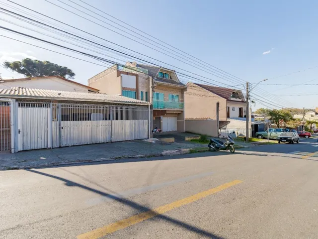 Casa com 200m² 5 quartos e 3 banheiros, à venda, no bairro Cidade Industrial em Curitiba