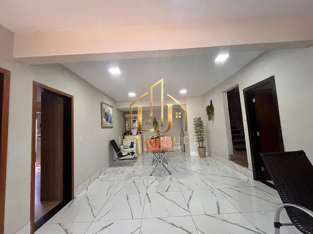 Casa com 180m² 5 quartos e 1 banheiro, à venda, no bairro Jardim Cuiabá em Cuiabá