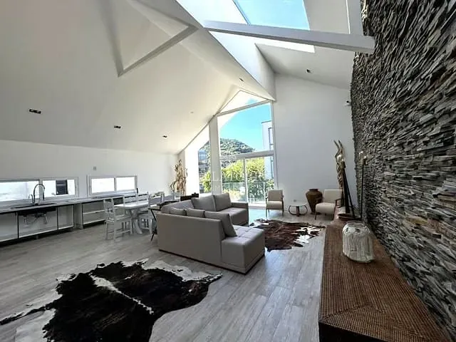 Casa com 693m² 6 quartos e 8 banheiros, à venda, no bairro Alto em Teresópolis