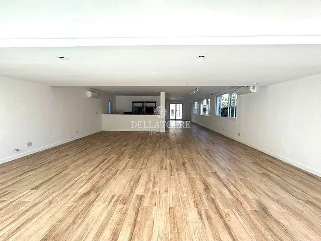 Casa com 693m² 6 quartos e 8 banheiros, à venda, no bairro Alto em Teresópolis