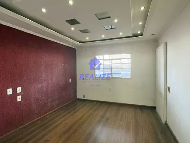 Casa 4 quartos e 2 banheiros, à venda, no bairro Parque Residencial Serra Negra em Botucatu
