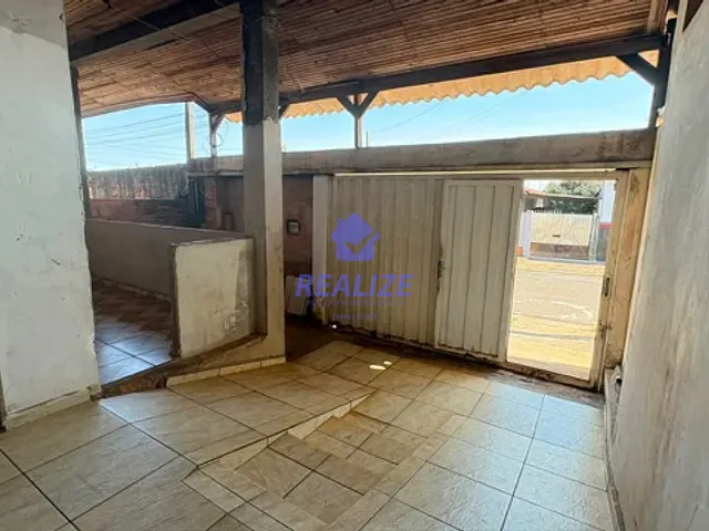 Casa 4 quartos e 2 banheiros, à venda, no bairro Parque Residencial Serra Negra em Botucatu