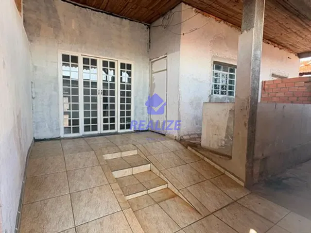 Casa 4 quartos e 2 banheiros, à venda, no bairro Parque Residencial Serra Negra em Botucatu