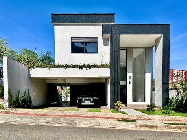 Casa com 386m² 4 quartos e 5 banheiros, à venda, no bairro Portal do Sol em Não informado