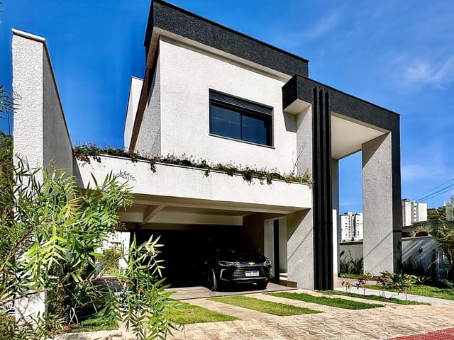 Casa com 386m² 4 quartos e 5 banheiros, à venda, no bairro Portal do Sol em Não informado