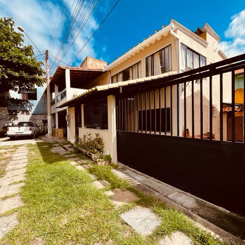 Casa 4 quartos e 2 banheiros, à venda, no bairro Braga em Cabo Frio
