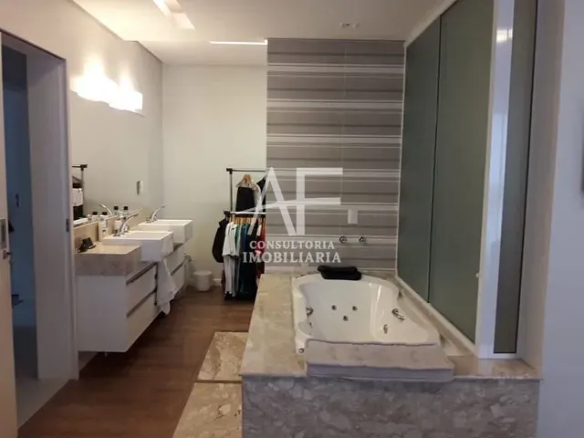 Casa com 300m² 3 quartos e 2 banheiros, para alugar, no bairro Conde II Versalles em Tremembé