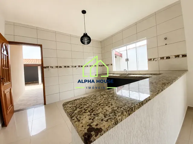 Casa 2 quartos e 2 banheiros, à venda, no bairro Vila Suiça em Pindamonhangaba