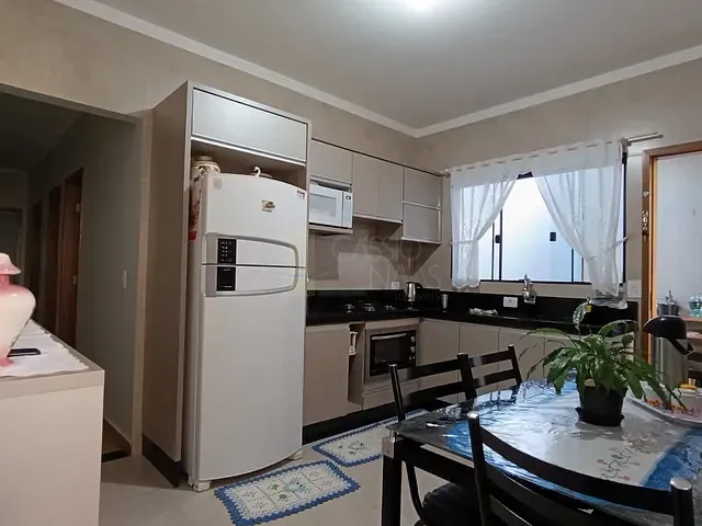 Casa com 150m² 3 quartos e 2 banheiros, à venda, no bairro Jardim Primavera em Apucarana