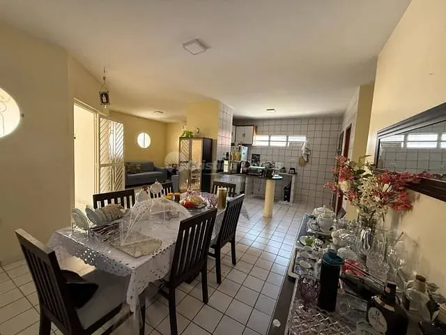 Casa 4 quartos e 4 banheiros, à venda, no bairro Planalto em Teresina