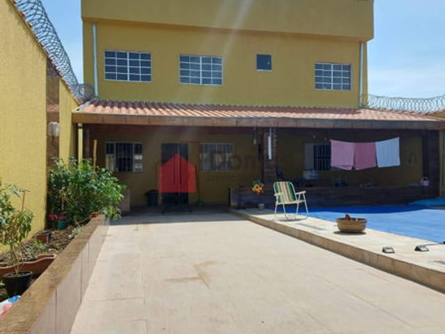 Casa com 200m², à venda, no bairro Cesar Park em Pindamonhangaba
