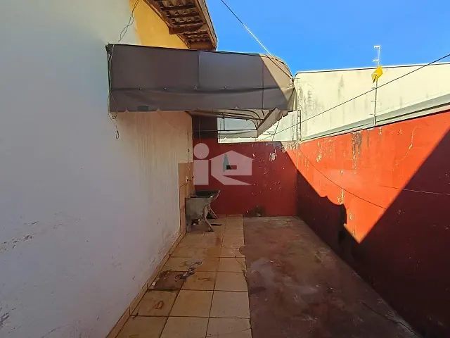 Casa 3 quartos e 1 banheiro, para alugar, no bairro Jardim Capricornio em Rolândia