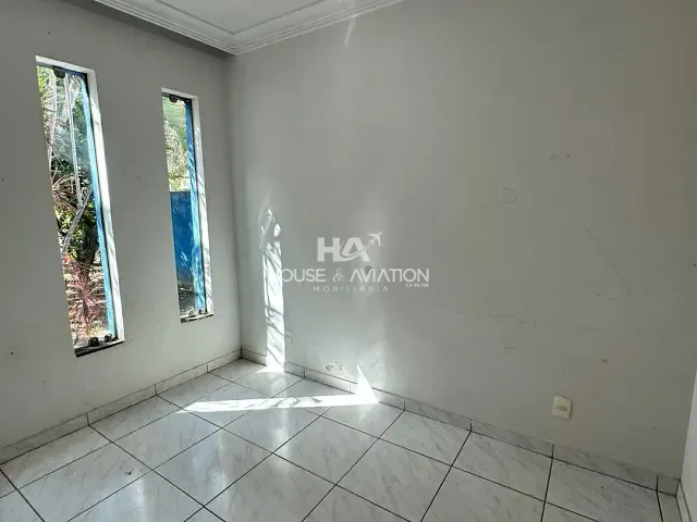 Casa com 450m² 3 quartos e 3 banheiros, para alugar, no bairro Condomínio do Lago 1ª Etapa em Goiânia