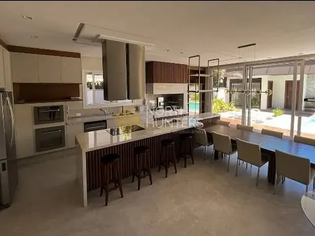 Casa com 450m² 4 quartos e 5 banheiros, para alugar, no bairro Jurerê Internacional em Florianópolis