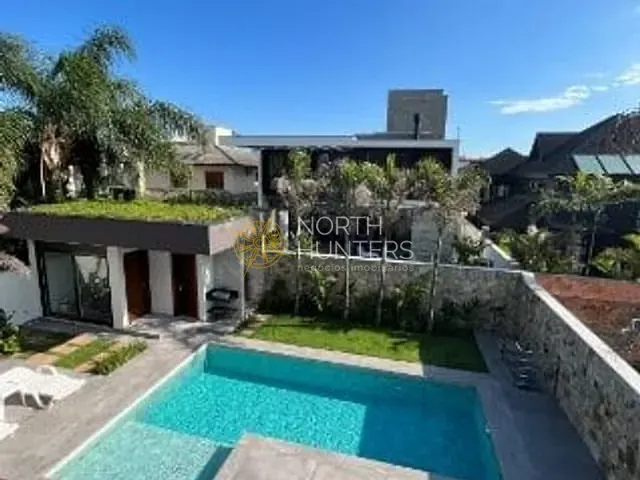Casa com 450m² 4 quartos e 5 banheiros, para alugar, no bairro Jurerê Internacional em Florianópolis