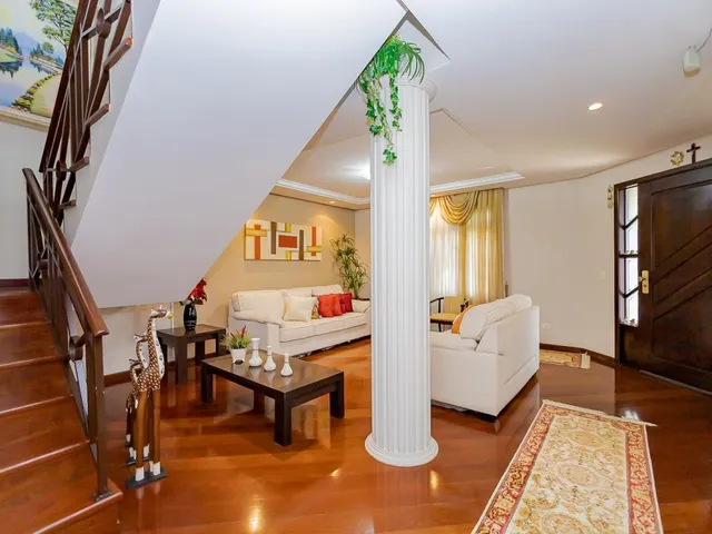 Casa com 300m² 3 quartos e 5 banheiros, à venda, no bairro Santo Inácio em Curitiba