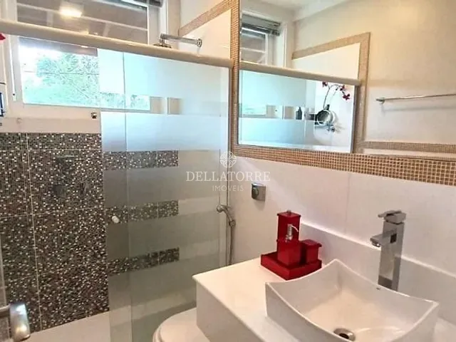 Casa com 1226m² 4 quartos e 2 banheiros, à venda, no bairro Itaipava em Petrópolis