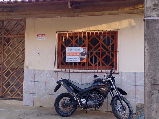 Casa 4 quartos e 1 banheiro, para alugar, no bairro Sol Nascente em Cataguases