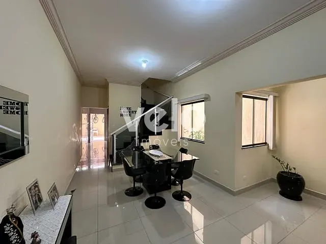 Casa com 205m² 3 quartos e 3 banheiros, à venda, no bairro Loteamento Residencial e Comercial Bosque Flamboyant em Taubaté