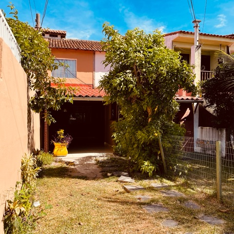 Casa 2 quartos e 1 banheiro, à venda, no bairro Parque Burle em Cabo Frio