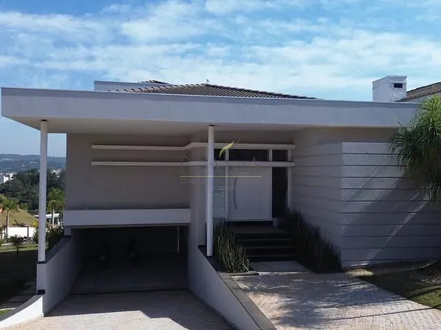Casa com 580m² 3 quartos e 3 banheiros, à venda ou para alugar, no bairro Residencial Colinas de São Francisco em Bragança Paulista