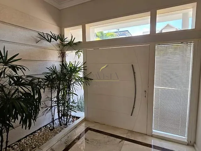 Casa com 580m² 3 quartos e 3 banheiros, à venda ou para alugar, no bairro Residencial Colinas de São Francisco em Bragança Paulista