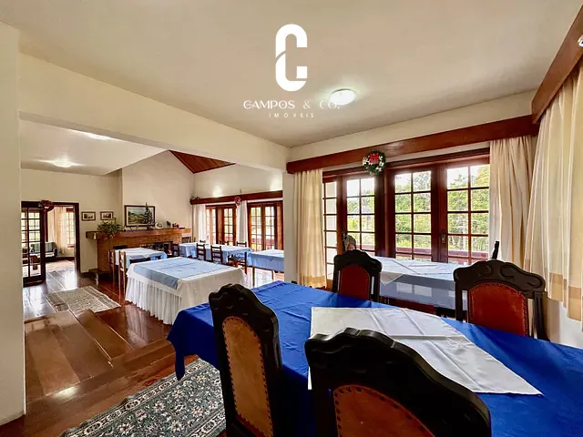 Casa com 2560m² 7 quartos e 8 banheiros, à venda, no bairro Vila Matilde em Campos Do Jordão