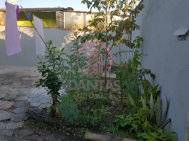 Casa com 250m² 3 quartos e 1 banheiro, à venda, no bairro Jardim Magalhães em Itanhaém