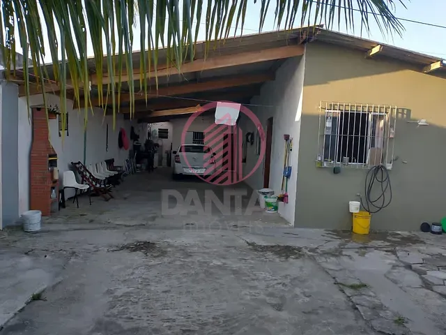 Casa com 250m² 3 quartos e 1 banheiro, à venda, no bairro Jardim Magalhães em Itanhaém