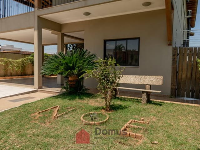 Casa com 420m², à venda, no bairro Mombaça em Pindamonhangaba