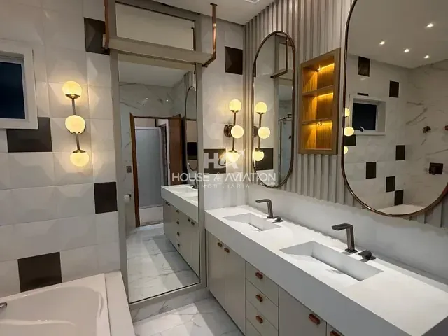 Casa 3 quartos e 3 banheiros, à venda, no bairro Condomínio do Lago 1ª Etapa em Goiânia